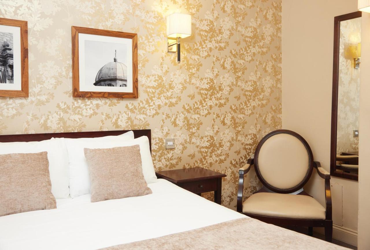 The Bell Hotel Woburn By Greene King Inns Eksteriør billede