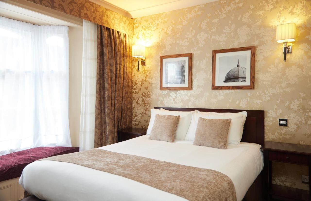 The Bell Hotel Woburn By Greene King Inns Eksteriør billede