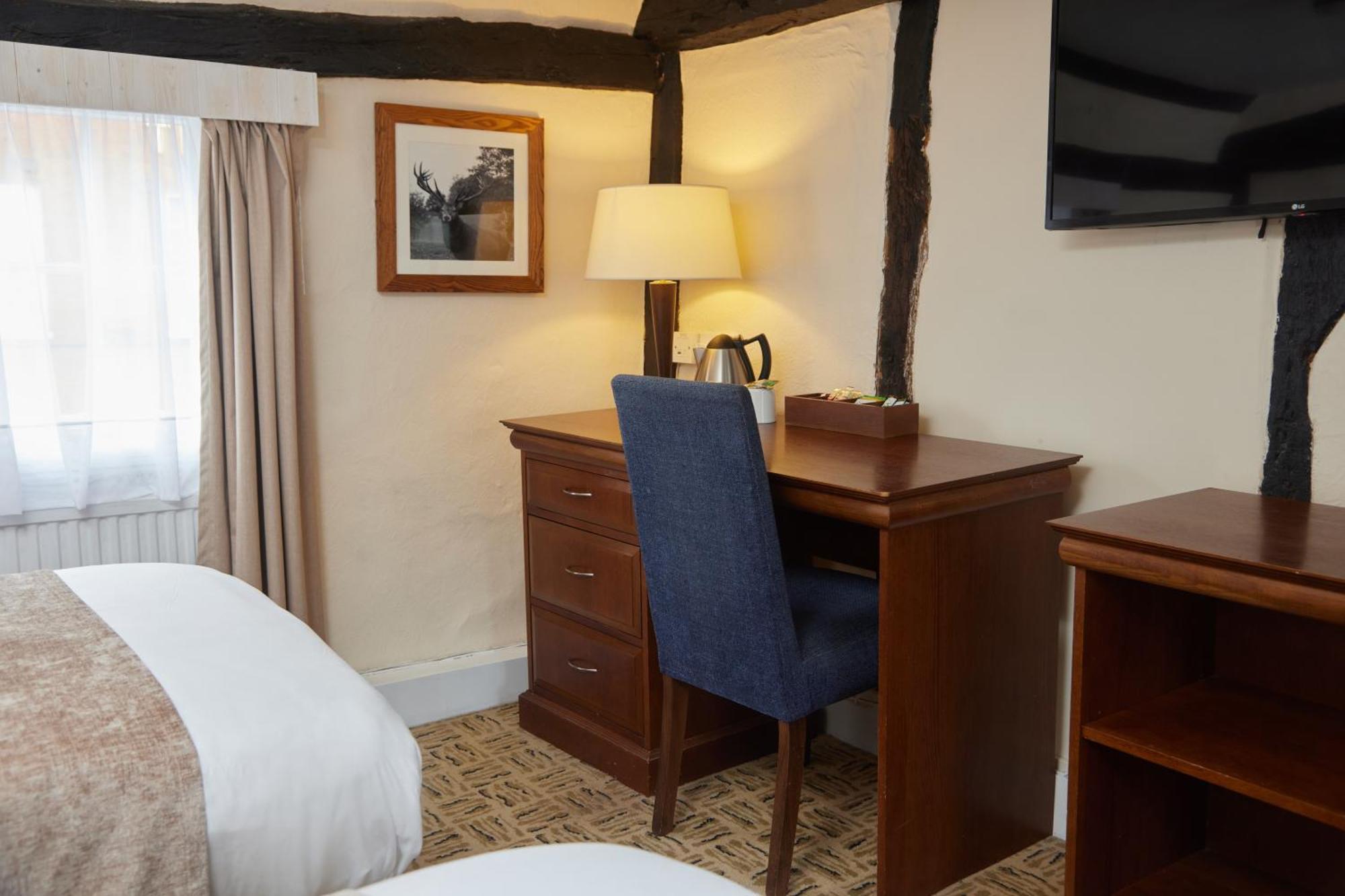 The Bell Hotel Woburn By Greene King Inns Eksteriør billede